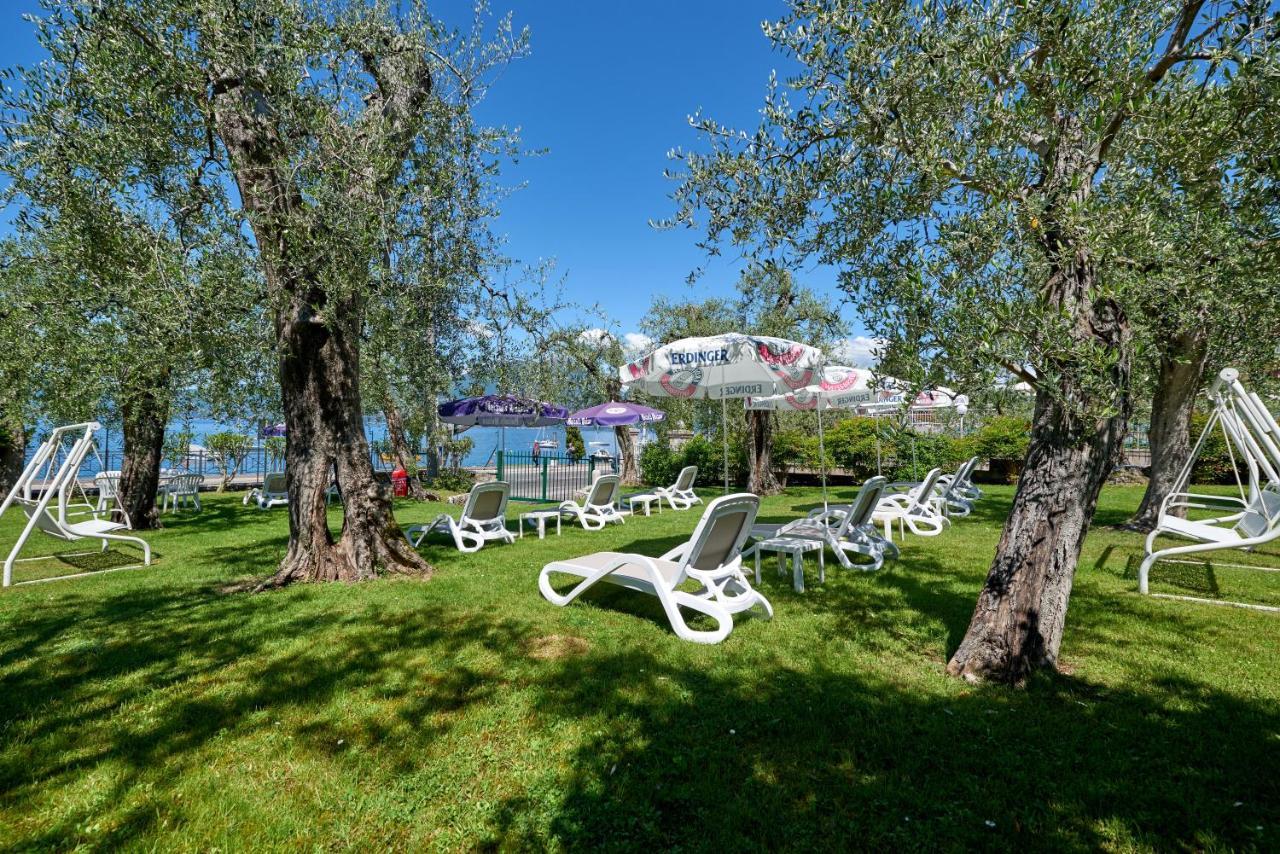 Hotel Benacus Torri Del Benaco Exteriör bild
