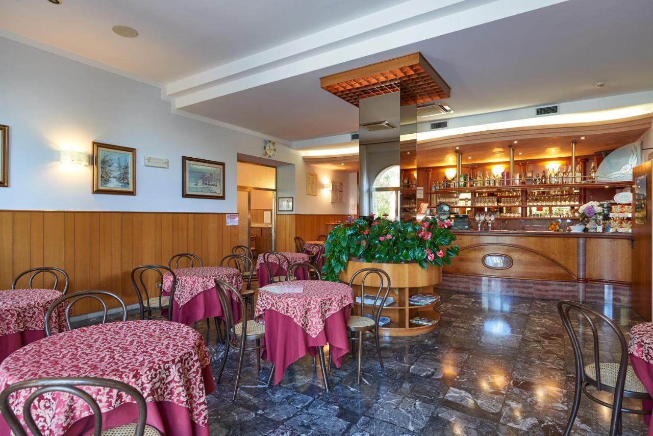 Hotel Benacus Torri Del Benaco Exteriör bild