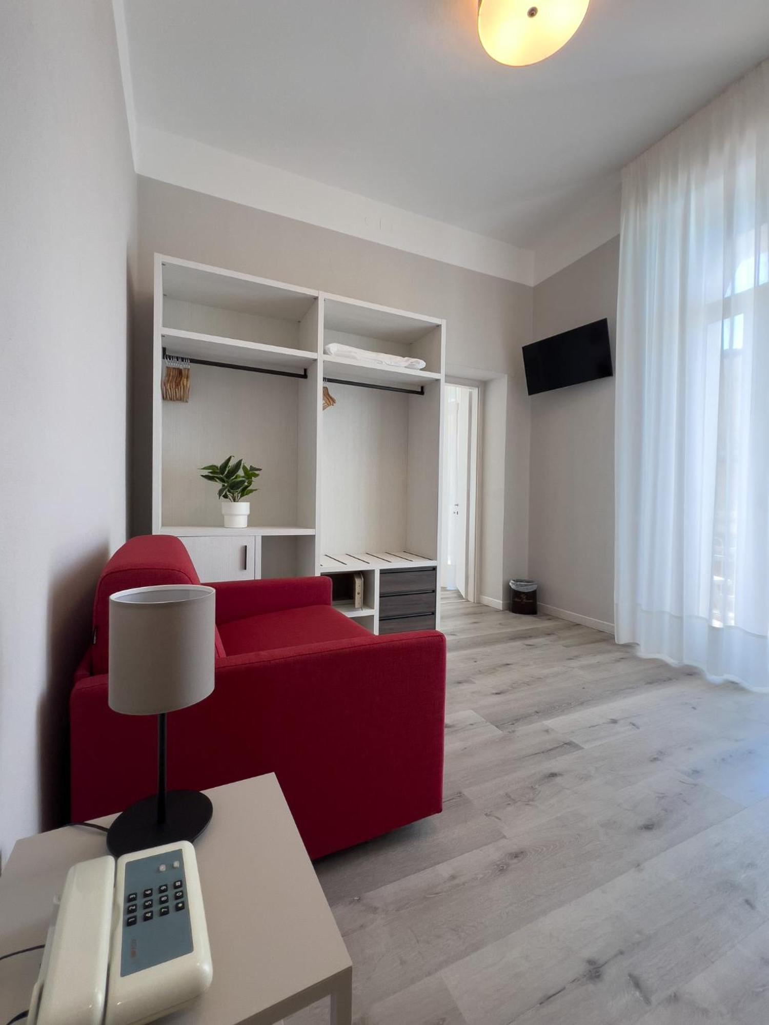Hotel Benacus Torri Del Benaco Exteriör bild