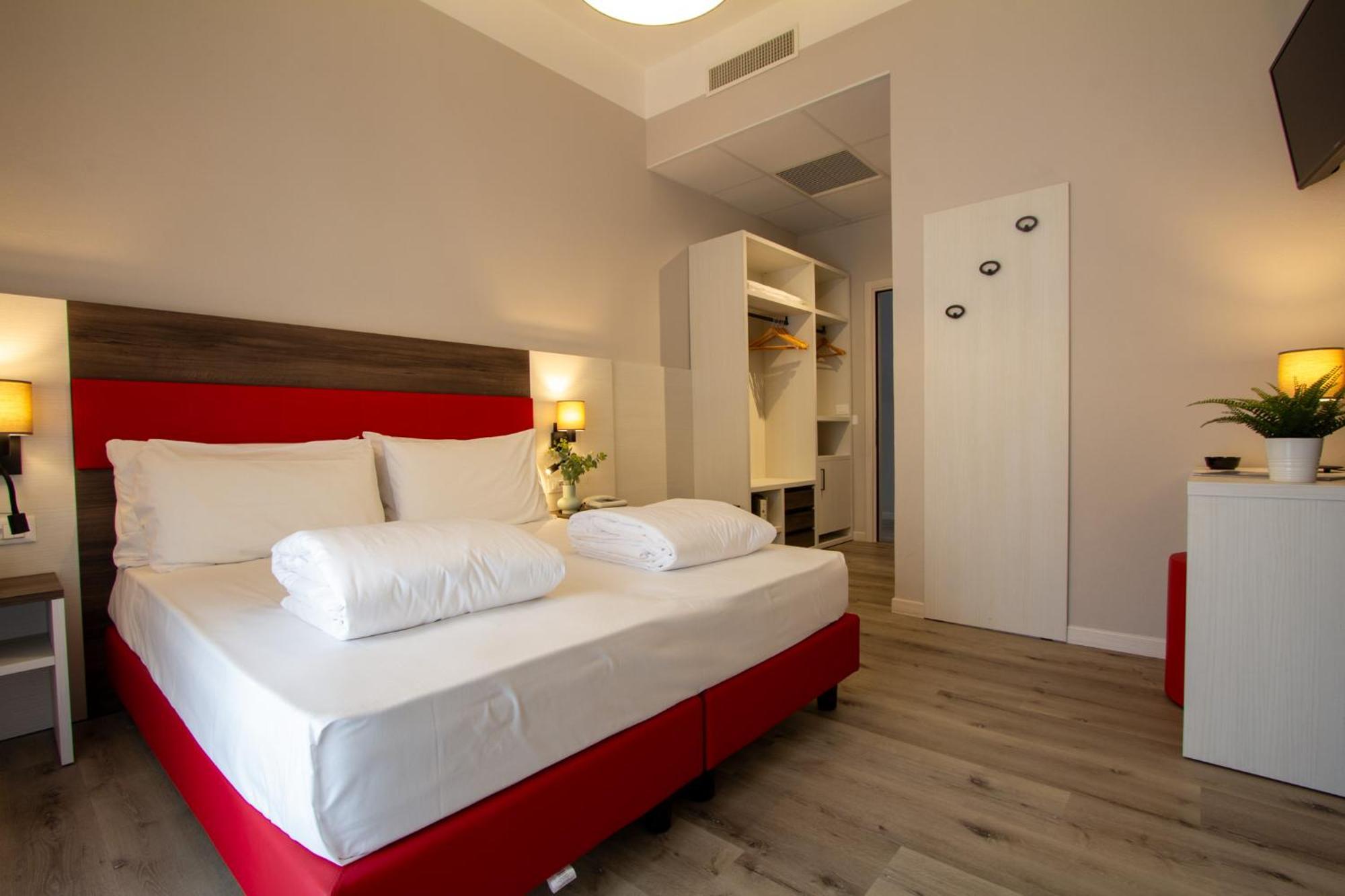 Hotel Benacus Torri Del Benaco Exteriör bild