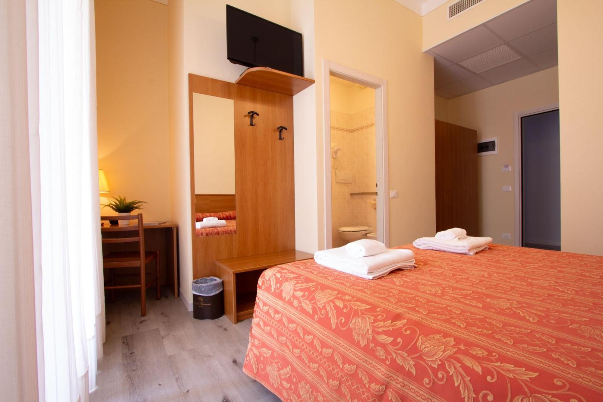 Hotel Benacus Torri Del Benaco Exteriör bild